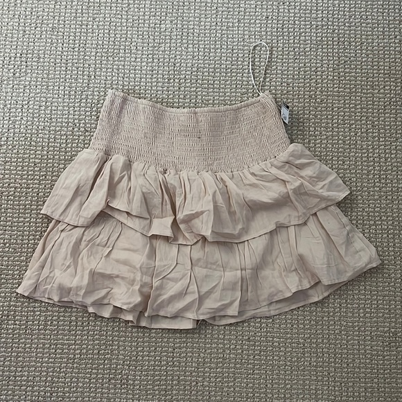 Taupe mini ruffle skirt - Picture 1 of 3